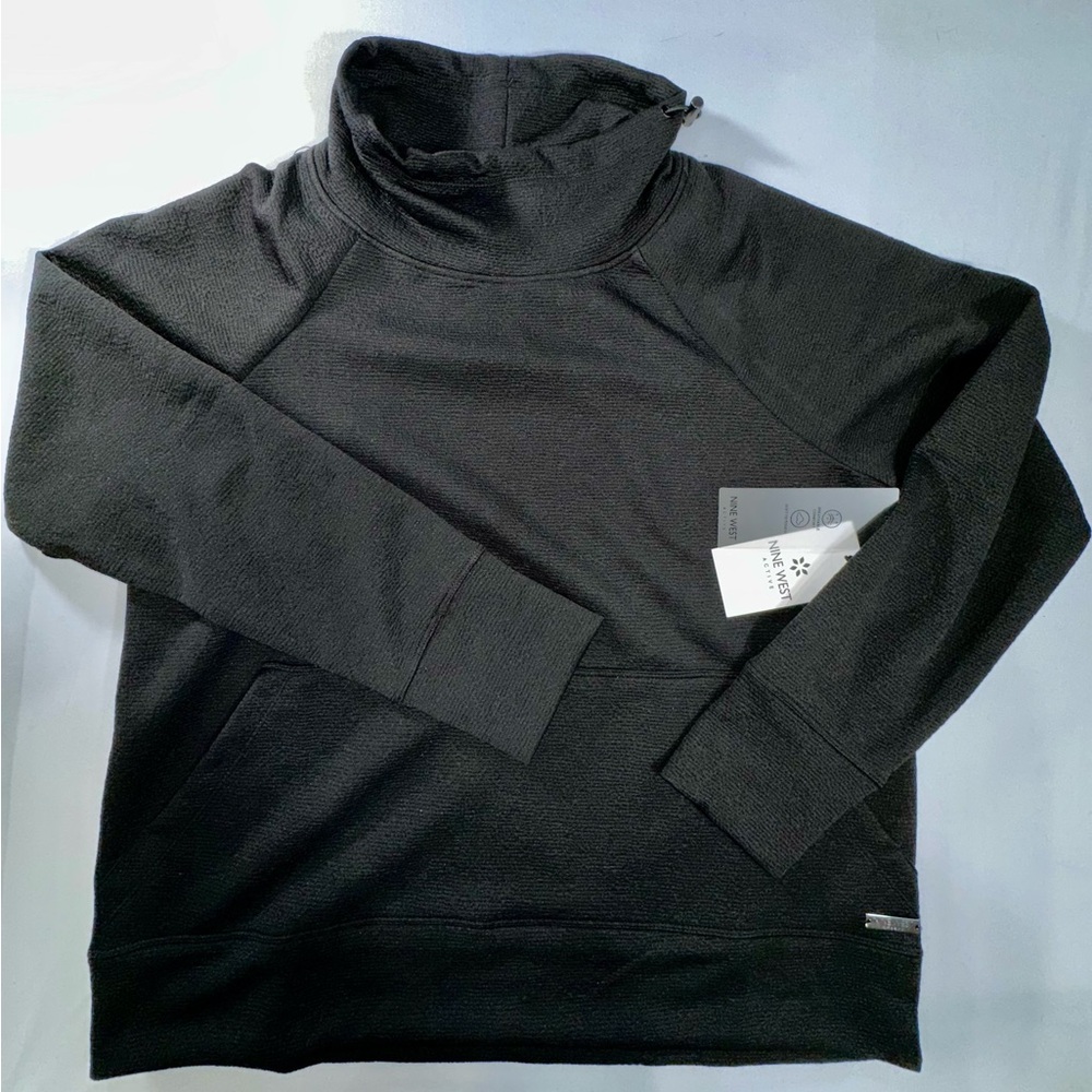 NWT Nine West Active funnel neck top in black. Size women’s large.